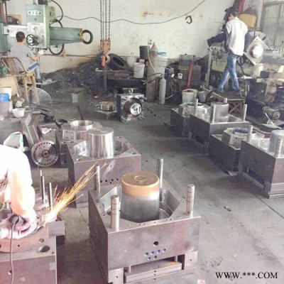 塑料桶模具，20升油桶模具用多大注塑机生产合适 油漆桶模具制造厂 机油桶模具图2