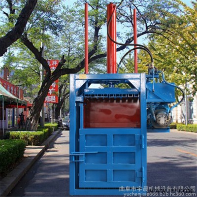 福建塑料布编织袋压块机 宇晨铁桶油漆桶压扁机视频图8