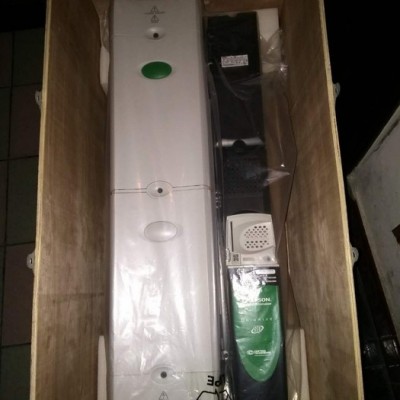 艾默生尼得科CT变频器SP5402 75KW 380V 全新原装原厂驱动器图1