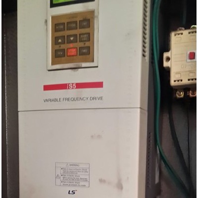 供应LG1.5KW-22KW烫平机变频器 干洗设备变频器图2