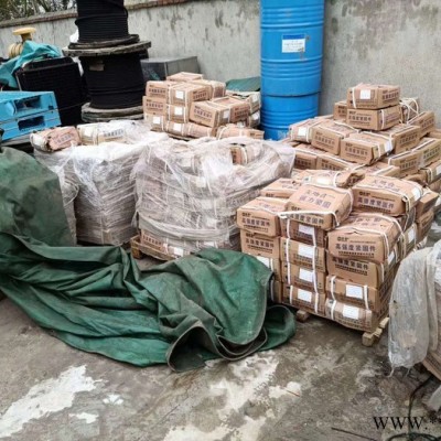 杰伟浩**出售10级高强度螺丝 不锈钢螺丝 外六角螺丝 7吨左右图4
