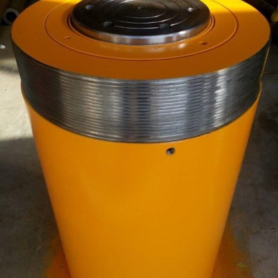 电动千斤顶（采用进口密封件）。各种型号千斤顶现货供应**价廉。欢迎来电来函。24小时服务热线：13775686946.图2