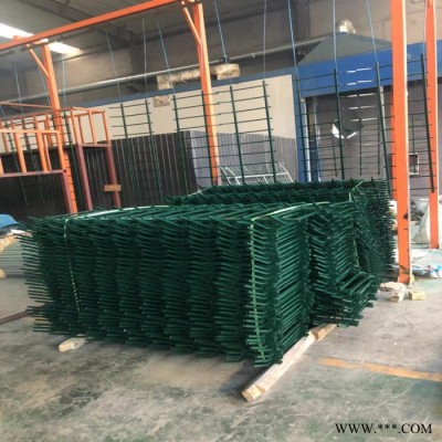 小区隔离栏围墙隔离网 配件免费赠送恺嵘别墅学校防护铁艺围栏 山东 绝缘配电箱围挡隔离栏 公司图5