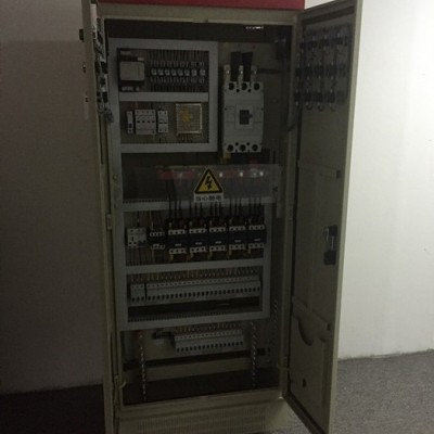 led屏幕含PLC远程上电智能配电柜延时断开控制柜分段延时闭合开关双开门配电箱  空开成套配电箱找诚鑫达电气三相380V