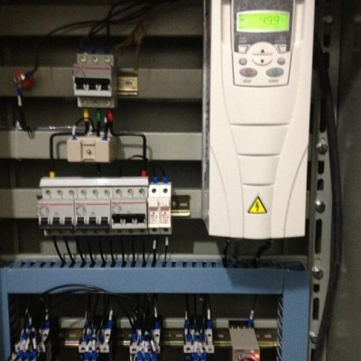 专业厂商供货控制柜   ABB变频控制柜一控二1.1KW价格图2