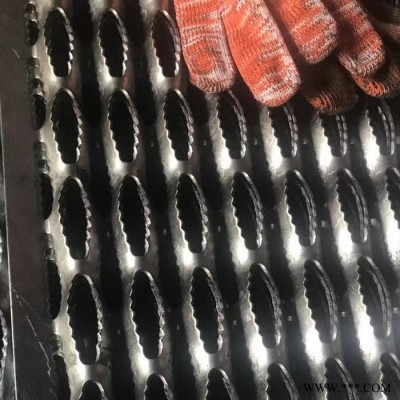 防滑板设备 菱形起鼓防滑 厂家加工 冲孔防滑钢板图4