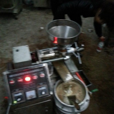 食用油加工设备大型中型小型厂价直销单相榨油机商用香油机微型图2