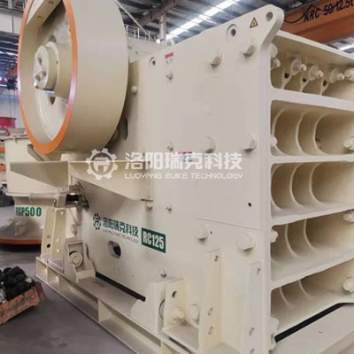 洛阳瑞克RC125颚式破碎设备制造完成图2