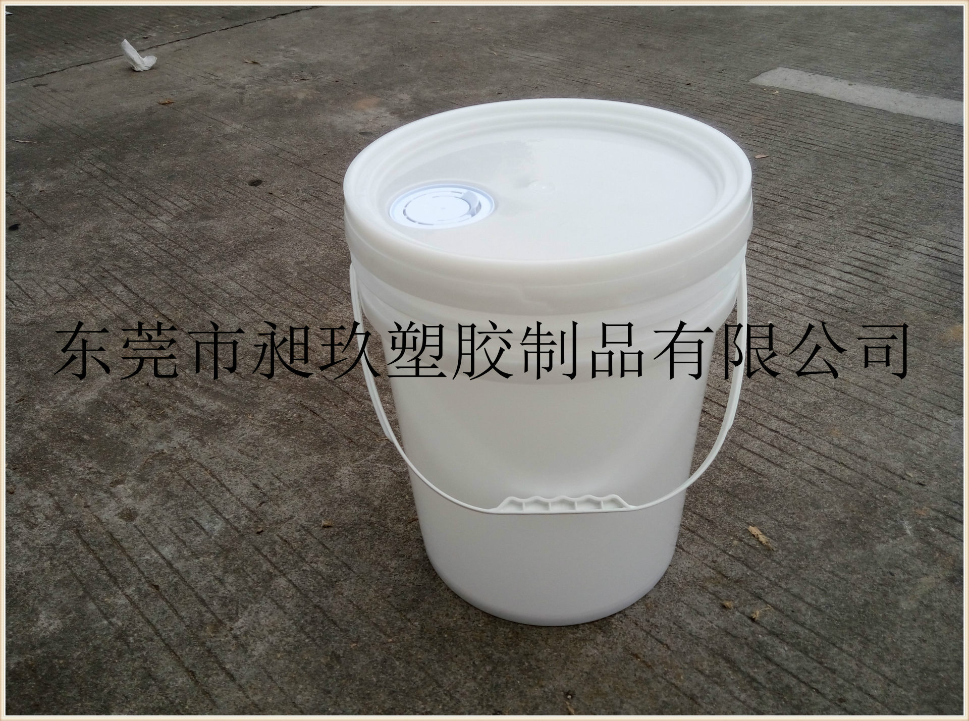 20L本色半透明油嘴桶 (2)